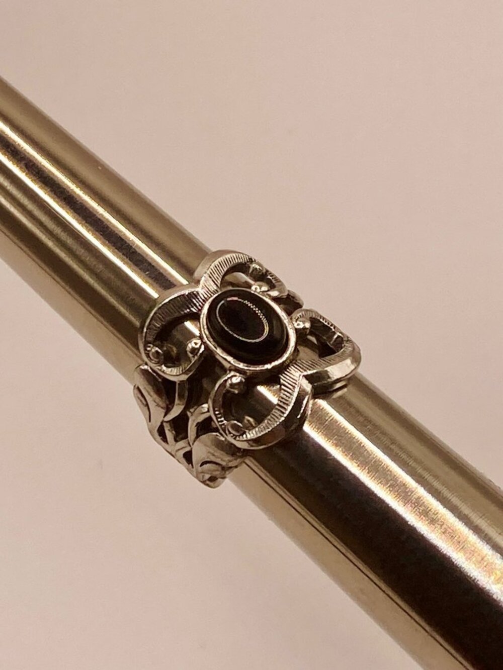 Vintage Sarah Coventry Silver-Tone Ring Black Stone & Filigree Size 4.5 -23B